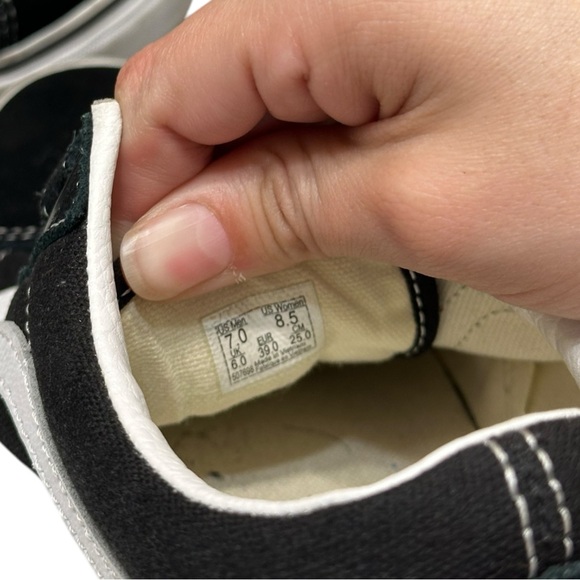 Vans Old Skool V Suede Canvas Shoe Black - Picture 6 of 8